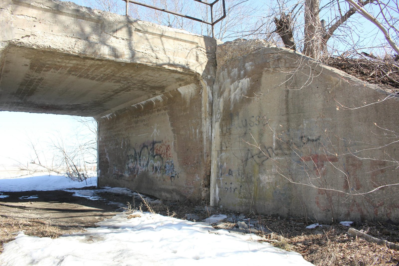East abutment
